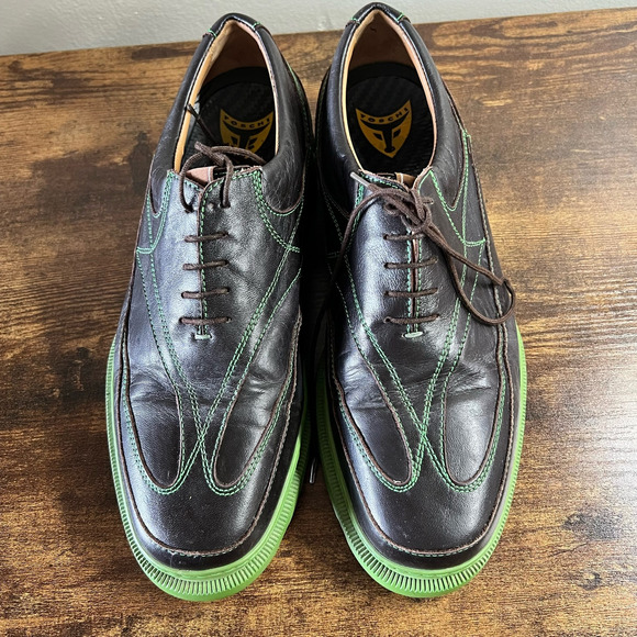 Athletic_Shoes
